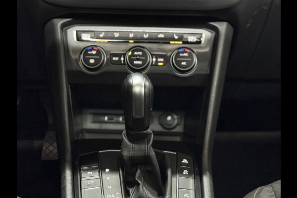 Volkswagen Tiguan 1.5 TSI ACT Highline | Pano | 360° Camera | Adaptive Cruise | HUD | Alcantara | 18' inch Volkswagen Tiguan 1.5 TSI ACT Highline | Pano | 360° Camera | Adaptive Cruise | HUD | Alcantara | 18' inch