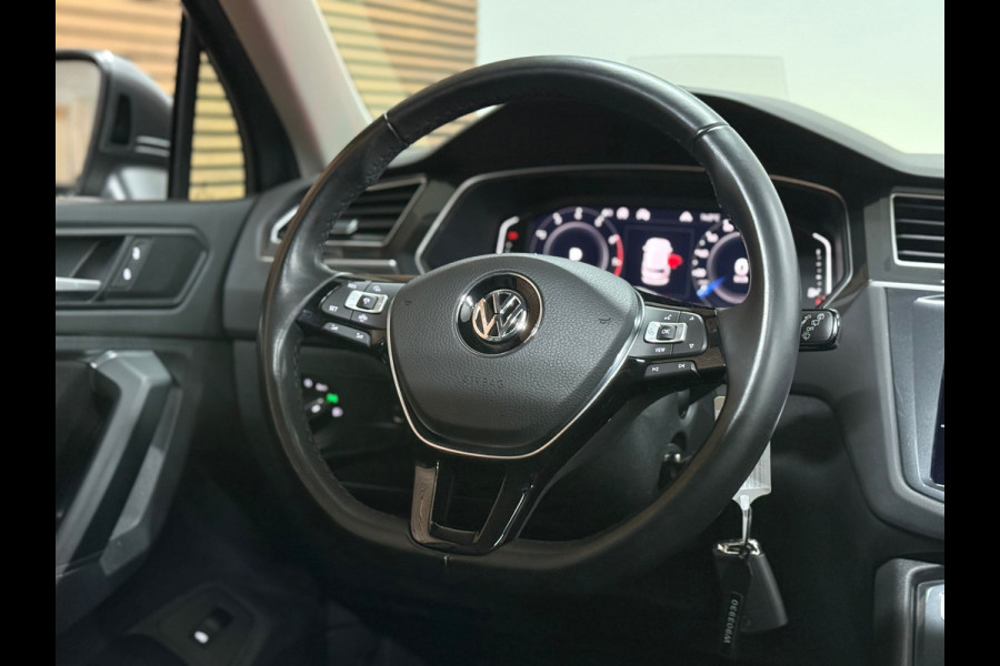 Volkswagen Tiguan 1.5 TSI ACT Highline | Pano | 360° Camera | Adaptive Cruise | HUD | Alcantara | 18' inch Volkswagen Tiguan 1.5 TSI ACT Highline | Pano | 360° Camera | Adaptive Cruise | HUD | Alcantara | 18' inch
