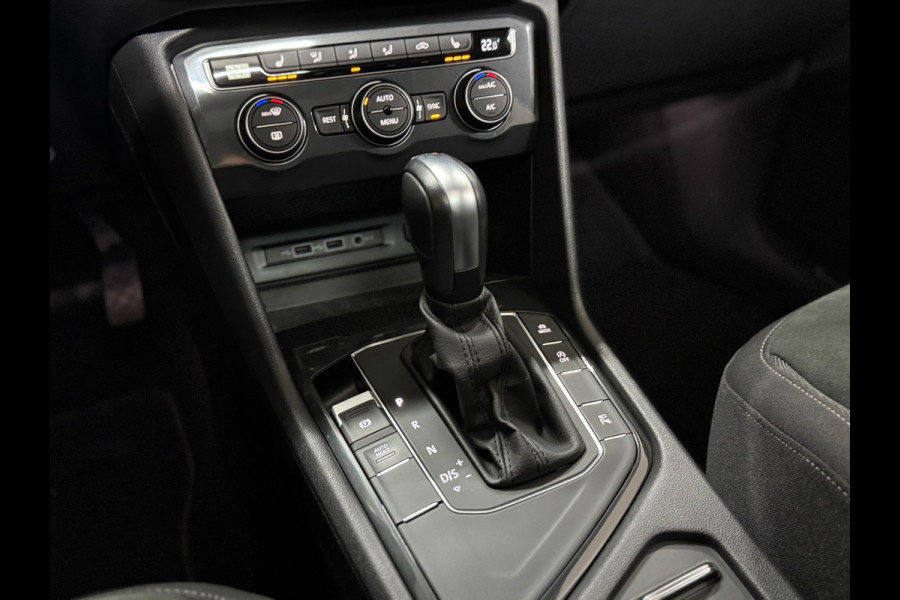 Volkswagen Tiguan 1.5 TSI ACT Highline | Pano | 360° Camera | Adaptive Cruise | HUD | Alcantara | 18' inch Volkswagen Tiguan 1.5 TSI ACT Highline | Pano | 360° Camera | Adaptive Cruise | HUD | Alcantara | 18' inch