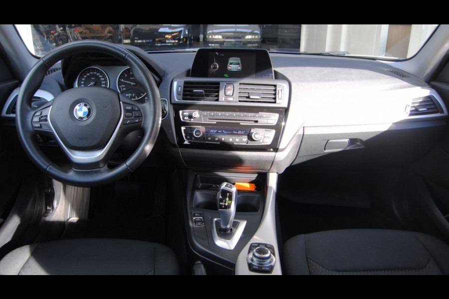 BMW 1-serie 118i Corp. L. Exec. BMW 1-serie 118i Corp. L. Exec.