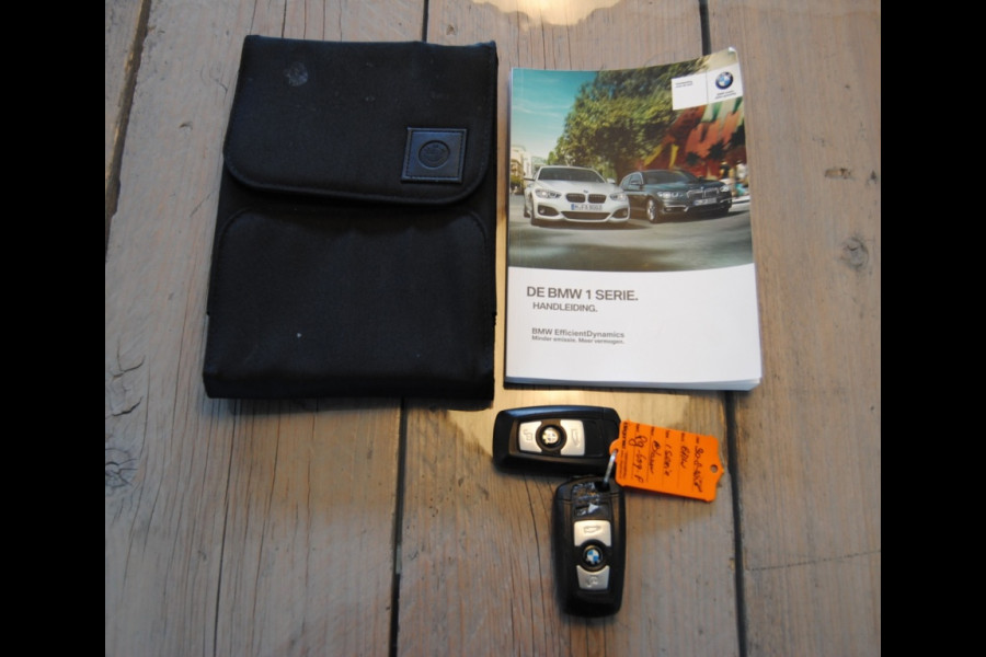 BMW 1-serie 118i Corp. L. Exec. BMW 1-serie 118i Corp. L. Exec.