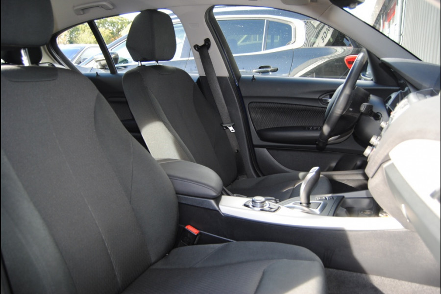 BMW 1-serie 118i Corp. L. Exec. BMW 1-serie 118i Corp. L. Exec.