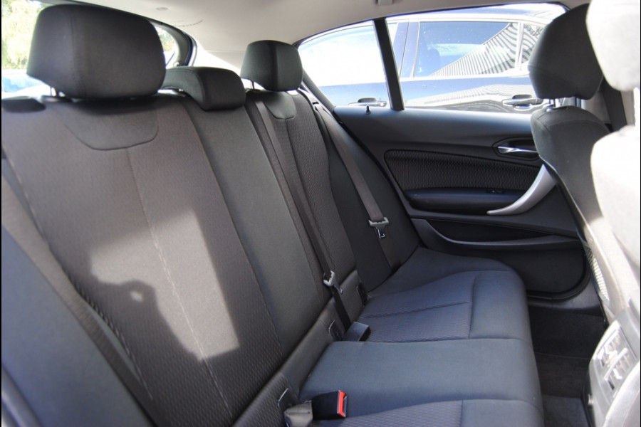 BMW 1-serie 118i Corp. L. Exec. BMW 1-serie 118i Corp. L. Exec.