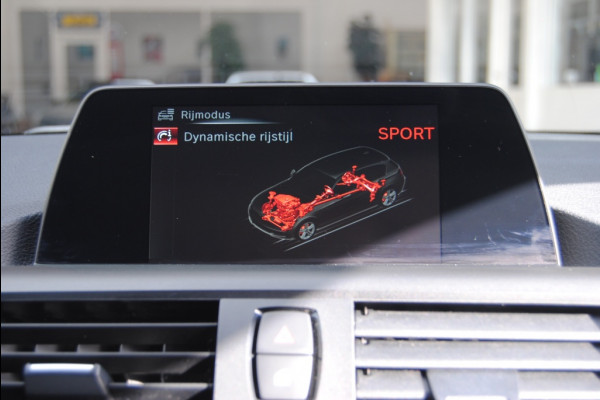 BMW 1-serie 118i Corp. L. Exec. BMW 1-serie 118i Corp. L. Exec.