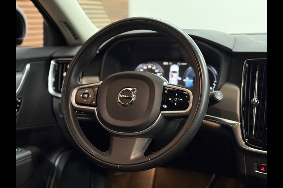 Volvo V90 2.0 T8 AWD Inscription | Leder | Elektr. Trekhaak | HUD | Camera | Memory | Adaptive Cruise Volvo V90 2.0 T8 AWD Inscription | Leder | Elektr. Trekhaak | HUD | Camera | Memory | Adaptive Cruise