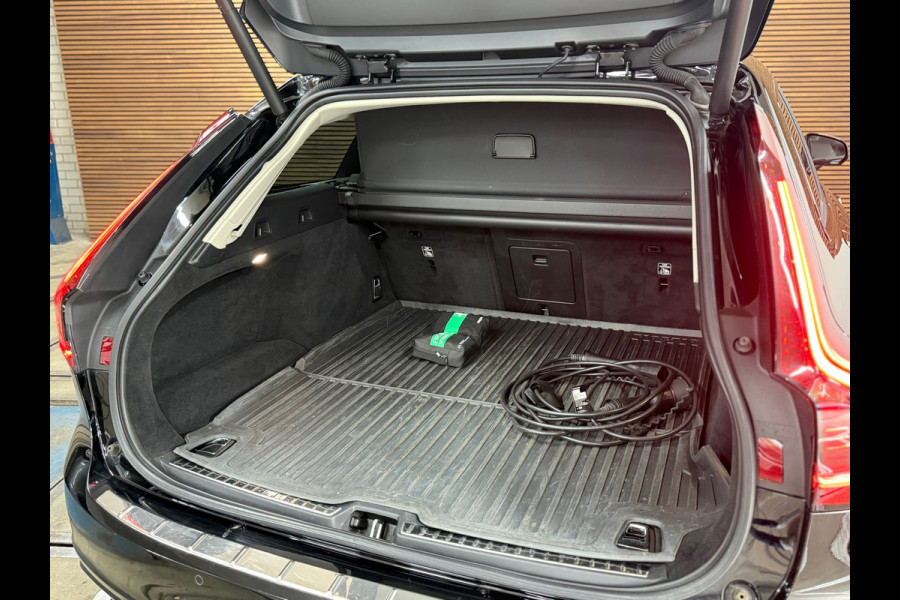 Volvo V90 2.0 T8 AWD Inscription | Leder | Elektr. Trekhaak | HUD | Camera | Memory | Adaptive Cruise Volvo V90 2.0 T8 AWD Inscription | Leder | Elektr. Trekhaak | HUD | Camera | Memory | Adaptive Cruise
