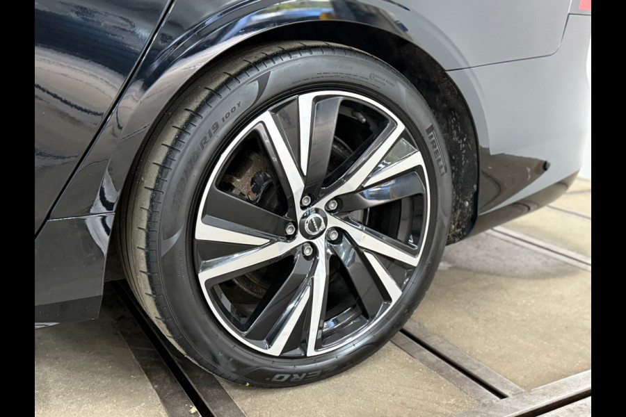Volvo V90 2.0 T8 AWD Inscription | Leder | Elektr. Trekhaak | HUD | Camera | Memory | Adaptive Cruise Volvo V90 2.0 T8 AWD Inscription | Leder | Elektr. Trekhaak | HUD | Camera | Memory | Adaptive Cruise