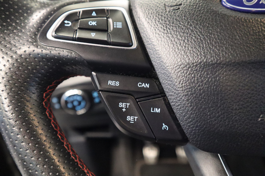 Ford EcoSport 1.0 EcoBoost ST-Line Navigatie CruiseControl Bullbar