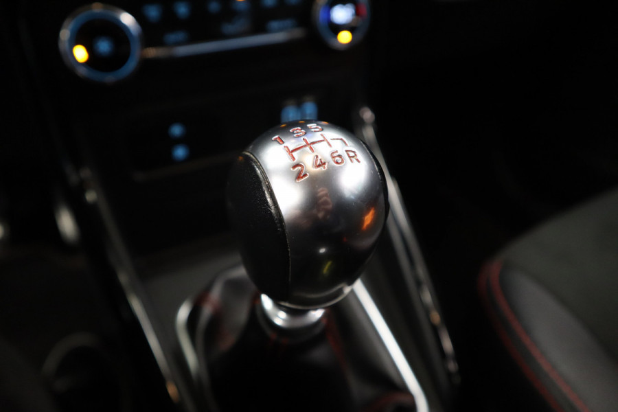 Ford EcoSport 1.0 EcoBoost ST-Line Navigatie CruiseControl Bullbar