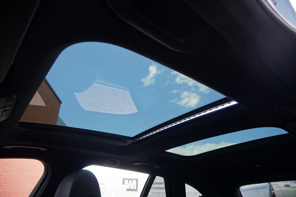 Mercedes-Benz C-Klasse Estate 180 AMG Sport Edition *INCL BTW* + PANODAK / BI-XENON / 19'' LMV / STOELVERWARMING Mercedes-Benz C-Klasse Estate 180 AMG Sport Edition *INCL BTW* + PANODAK / BI-XENON / 19'' LMV / STOELVERWARMING