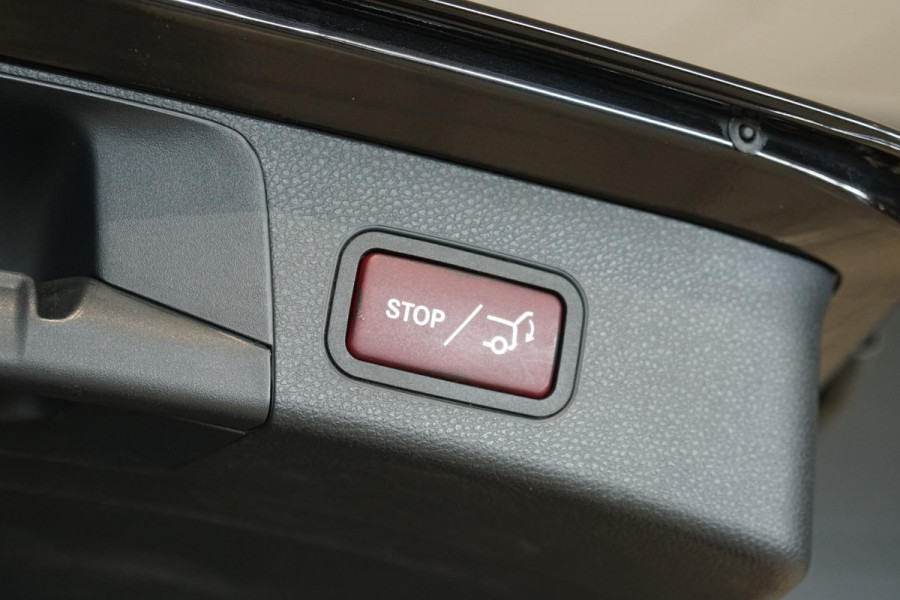 Mercedes-Benz C-Klasse Estate 180 AMG Sport Edition *INCL BTW* + PANODAK / BI-XENON / 19'' LMV / STOELVERWARMING Mercedes-Benz C-Klasse Estate 180 AMG Sport Edition *INCL BTW* + PANODAK / BI-XENON / 19'' LMV / STOELVERWARMING