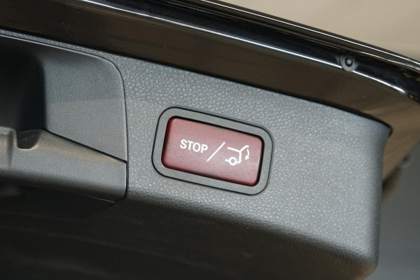 Mercedes-Benz C-Klasse Estate 180 AMG Sport Edition *INCL BTW* + PANODAK / BI-XENON / 19'' LMV / STOELVERWARMING Mercedes-Benz C-Klasse Estate 180 AMG Sport Edition *INCL BTW* + PANODAK / BI-XENON / 19'' LMV / STOELVERWARMING