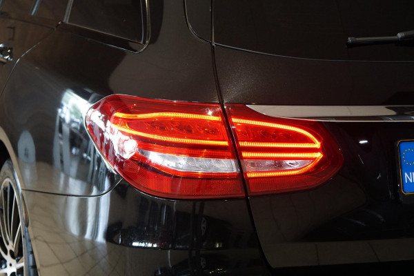 Mercedes-Benz C-Klasse Estate 180 AMG Sport Edition *INCL BTW* + PANODAK / BI-XENON / 19'' LMV / STOELVERWARMING Mercedes-Benz C-Klasse Estate 180 AMG Sport Edition *INCL BTW* + PANODAK / BI-XENON / 19'' LMV / STOELVERWARMING