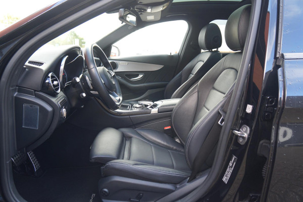 Mercedes-Benz C-Klasse Estate 180 AMG Sport Edition *INCL BTW* + PANODAK / BI-XENON / 19'' LMV / STOELVERWARMING Mercedes-Benz C-Klasse Estate 180 AMG Sport Edition *INCL BTW* + PANODAK / BI-XENON / 19'' LMV / STOELVERWARMING
