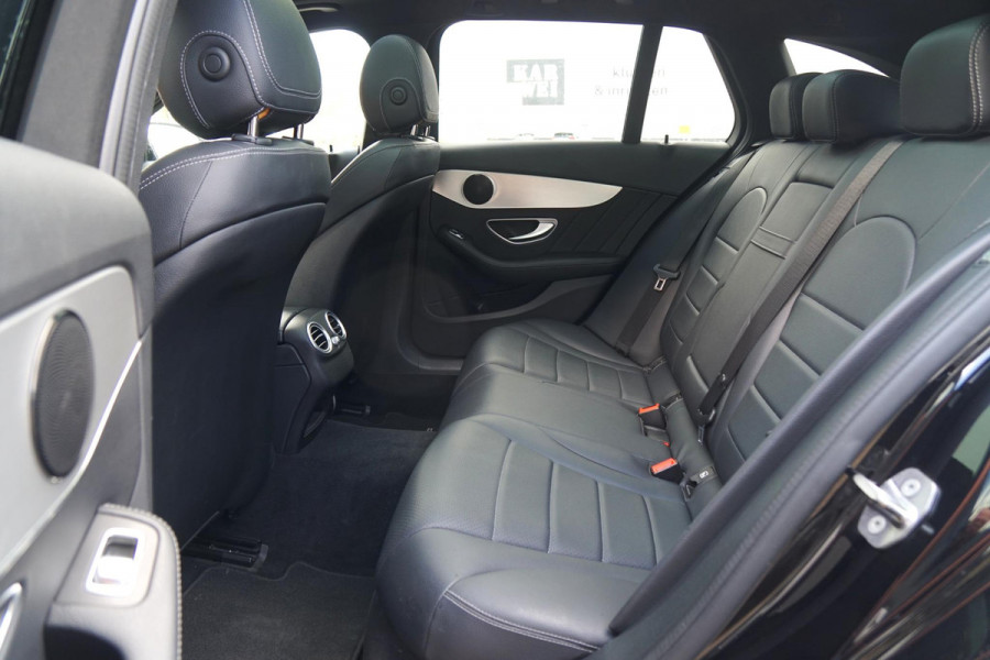 Mercedes-Benz C-Klasse Estate 180 AMG Sport Edition *INCL BTW* + PANODAK / BI-XENON / 19'' LMV / STOELVERWARMING Mercedes-Benz C-Klasse Estate 180 AMG Sport Edition *INCL BTW* + PANODAK / BI-XENON / 19'' LMV / STOELVERWARMING