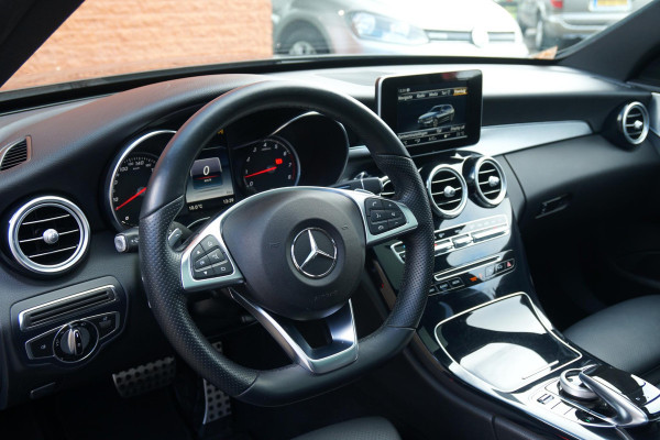 Mercedes-Benz C-Klasse Estate 180 AMG Sport Edition *INCL BTW* + PANODAK / BI-XENON / 19'' LMV / STOELVERWARMING Mercedes-Benz C-Klasse Estate 180 AMG Sport Edition *INCL BTW* + PANODAK / BI-XENON / 19'' LMV / STOELVERWARMING
