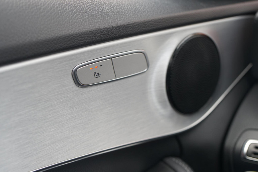 Mercedes-Benz C-Klasse Estate 180 AMG Sport Edition *INCL BTW* + PANODAK / BI-XENON / 19'' LMV / STOELVERWARMING Mercedes-Benz C-Klasse Estate 180 AMG Sport Edition *INCL BTW* + PANODAK / BI-XENON / 19'' LMV / STOELVERWARMING