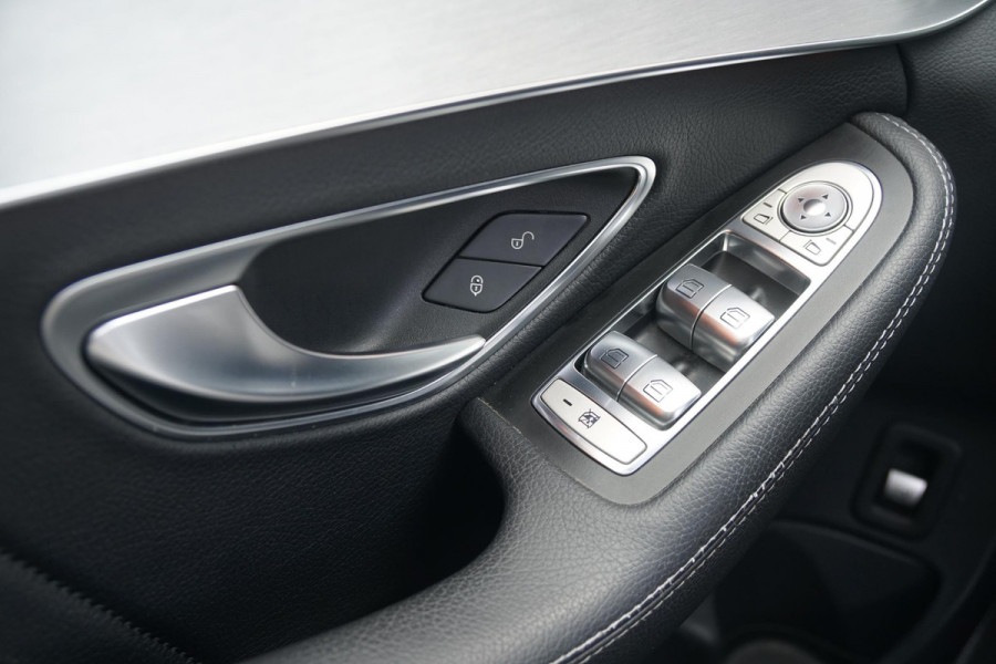 Mercedes-Benz C-Klasse Estate 180 AMG Sport Edition *INCL BTW* + PANODAK / BI-XENON / 19'' LMV / STOELVERWARMING Mercedes-Benz C-Klasse Estate 180 AMG Sport Edition *INCL BTW* + PANODAK / BI-XENON / 19'' LMV / STOELVERWARMING