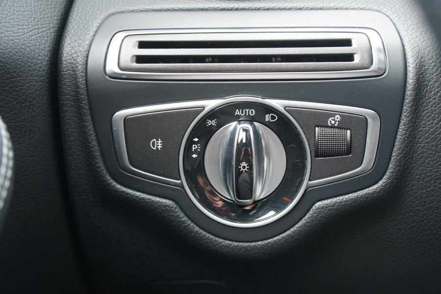 Mercedes-Benz C-Klasse Estate 180 AMG Sport Edition *INCL BTW* + PANODAK / BI-XENON / 19'' LMV / STOELVERWARMING Mercedes-Benz C-Klasse Estate 180 AMG Sport Edition *INCL BTW* + PANODAK / BI-XENON / 19'' LMV / STOELVERWARMING