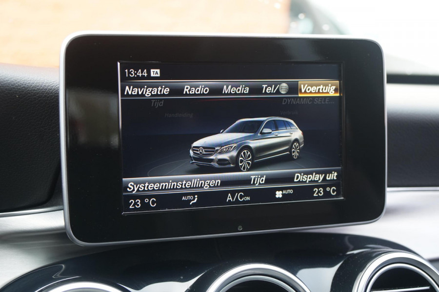 Mercedes-Benz C-Klasse Estate 180 AMG Sport Edition *INCL BTW* + PANODAK / BI-XENON / 19'' LMV / STOELVERWARMING Mercedes-Benz C-Klasse Estate 180 AMG Sport Edition *INCL BTW* + PANODAK / BI-XENON / 19'' LMV / STOELVERWARMING