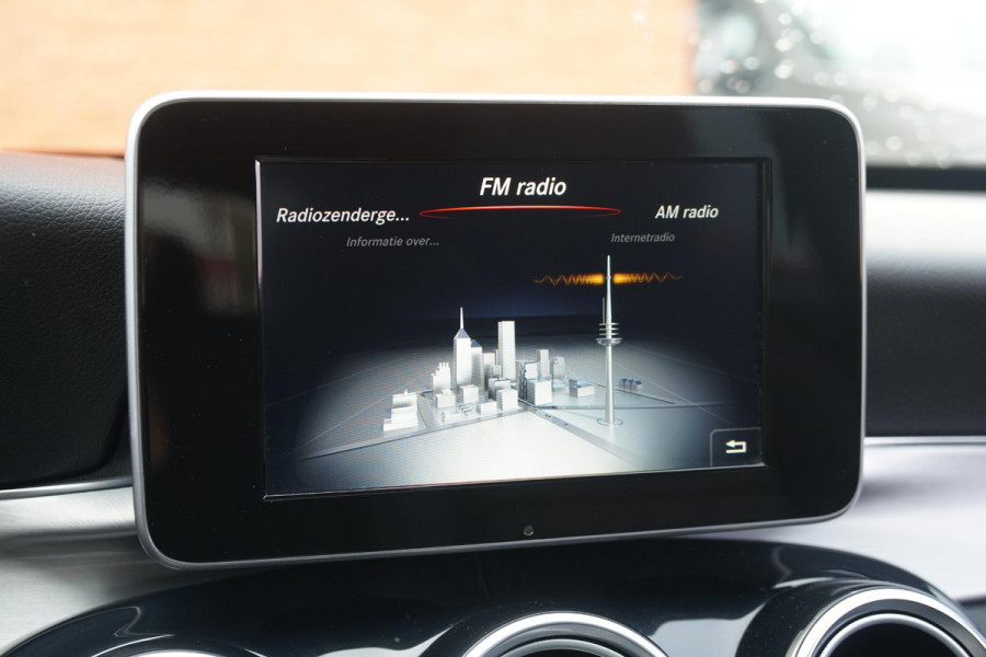 Mercedes-Benz C-Klasse Estate 180 AMG Sport Edition *INCL BTW* + PANODAK / BI-XENON / 19'' LMV / STOELVERWARMING Mercedes-Benz C-Klasse Estate 180 AMG Sport Edition *INCL BTW* + PANODAK / BI-XENON / 19'' LMV / STOELVERWARMING