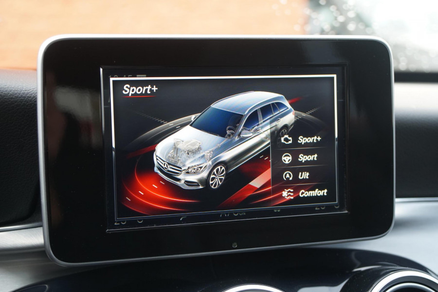 Mercedes-Benz C-Klasse Estate 180 AMG Sport Edition *INCL BTW* + PANODAK / BI-XENON / 19'' LMV / STOELVERWARMING Mercedes-Benz C-Klasse Estate 180 AMG Sport Edition *INCL BTW* + PANODAK / BI-XENON / 19'' LMV / STOELVERWARMING