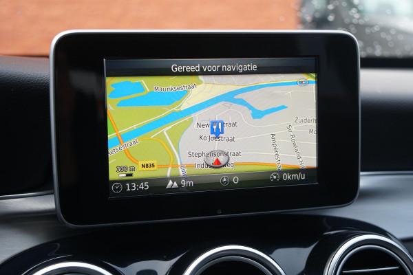 Mercedes-Benz C-Klasse Estate 180 AMG Sport Edition *INCL BTW* + PANODAK / BI-XENON / 19'' LMV / STOELVERWARMING Mercedes-Benz C-Klasse Estate 180 AMG Sport Edition *INCL BTW* + PANODAK / BI-XENON / 19'' LMV / STOELVERWARMING