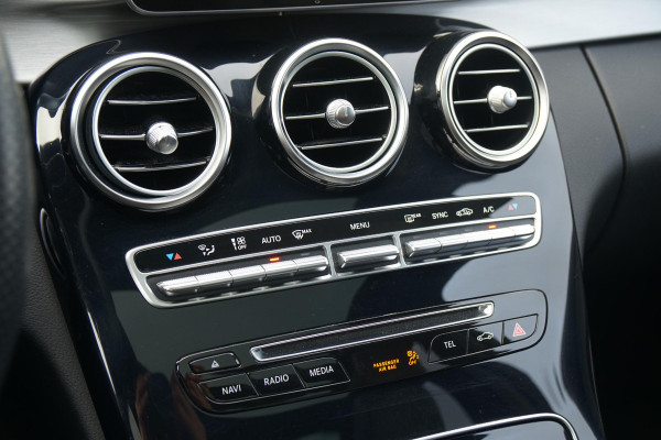 Mercedes-Benz C-Klasse Estate 180 AMG Sport Edition *INCL BTW* + PANODAK / BI-XENON / 19'' LMV / STOELVERWARMING Mercedes-Benz C-Klasse Estate 180 AMG Sport Edition *INCL BTW* + PANODAK / BI-XENON / 19'' LMV / STOELVERWARMING