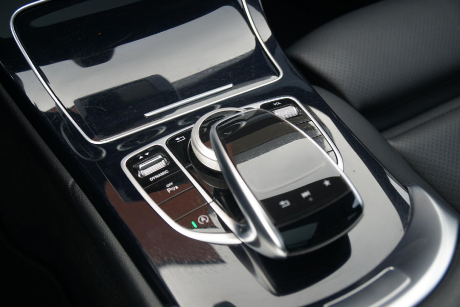 Mercedes-Benz C-Klasse Estate 180 AMG Sport Edition *INCL BTW* + PANODAK / BI-XENON / 19'' LMV / STOELVERWARMING Mercedes-Benz C-Klasse Estate 180 AMG Sport Edition *INCL BTW* + PANODAK / BI-XENON / 19'' LMV / STOELVERWARMING