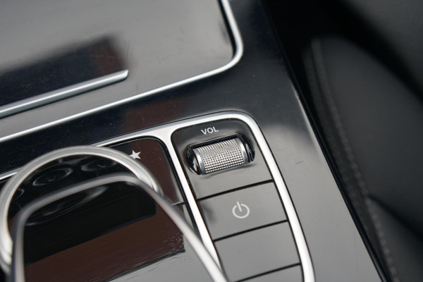 Mercedes-Benz C-Klasse Estate 180 AMG Sport Edition *INCL BTW* + PANODAK / BI-XENON / 19'' LMV / STOELVERWARMING Mercedes-Benz C-Klasse Estate 180 AMG Sport Edition *INCL BTW* + PANODAK / BI-XENON / 19'' LMV / STOELVERWARMING