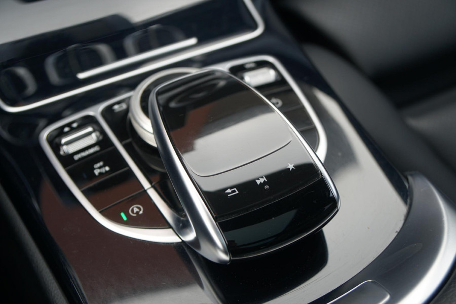 Mercedes-Benz C-Klasse Estate 180 AMG Sport Edition *INCL BTW* + PANODAK / BI-XENON / 19'' LMV / STOELVERWARMING Mercedes-Benz C-Klasse Estate 180 AMG Sport Edition *INCL BTW* + PANODAK / BI-XENON / 19'' LMV / STOELVERWARMING