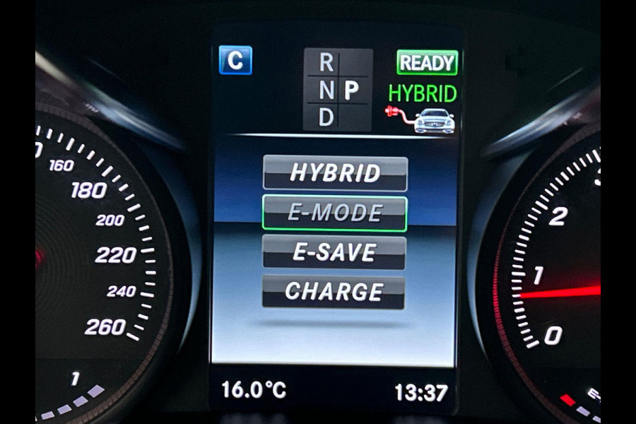 Mercedes-Benz GLC 350e 4MATIC Business PHEV Pano/dak Trekhaak Rondomzicht/Camera