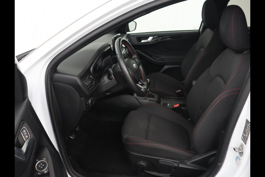 Ford Focus 1.5 EcoBoost ST Line | Panoramadak | Adaptive cruise | Stoel & stuurverwarming | Camera | B&O Sound | Carplay | Navigatie | Full LED | Park Assist | Airco