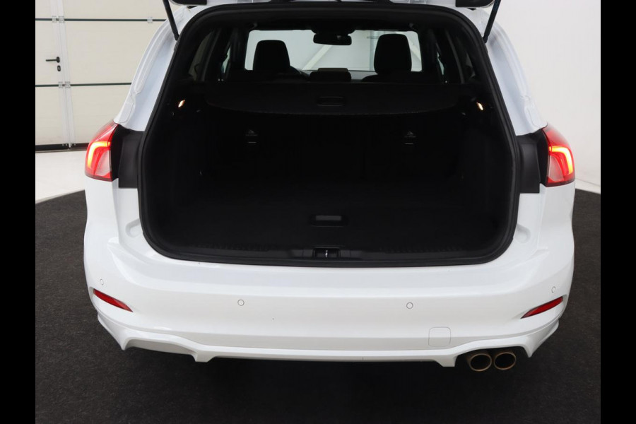 Ford Focus 1.5 EcoBoost ST Line | Panoramadak | Adaptive cruise | Stoel & stuurverwarming | Camera | B&O Sound | Carplay | Navigatie | Full LED | Park Assist | Airco