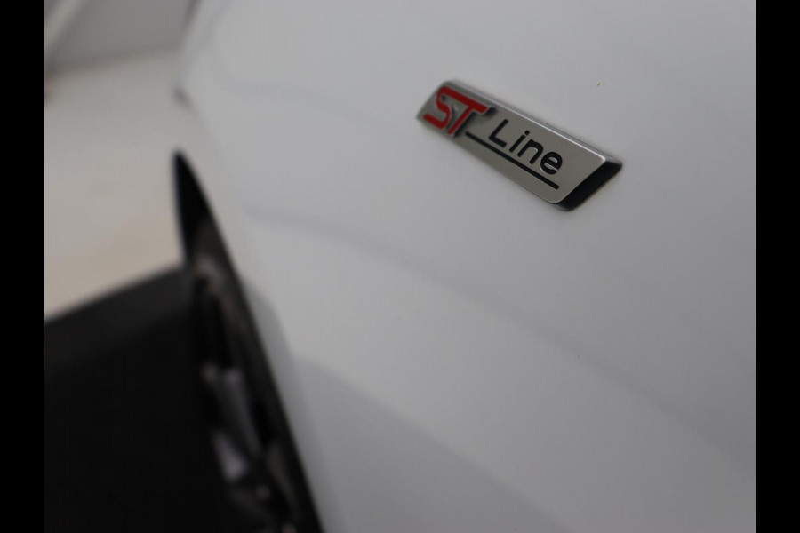 Ford Focus 1.5 EcoBoost ST Line | Panoramadak | Adaptive cruise | Stoel & stuurverwarming | Camera | B&O Sound | Carplay | Navigatie | Full LED | Park Assist | Airco
