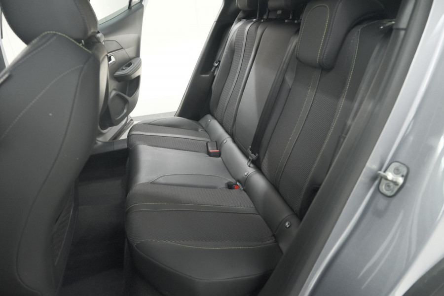 Peugeot 2008 Hybrid 136 e-DSC6 GT | 360 Camera | Panoramadak | Adaptieve Cruise Control | Dodehoekdetectie | Navigatie