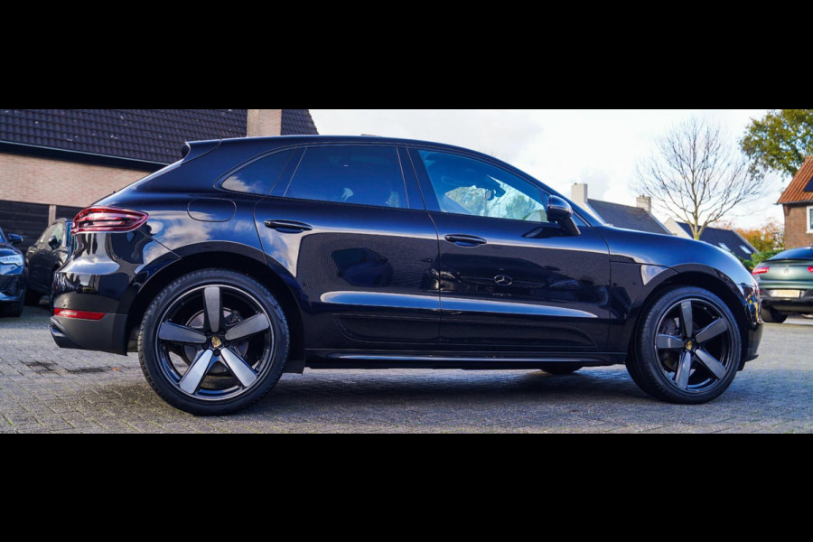 Porsche Macan 2.0 | Suede stuurwiel | Pano | Stuurwiel verwarming | Bose | Luchtvering | Dealer onderhouden |