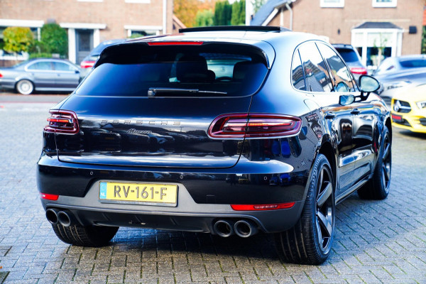 Porsche Macan 2.0 | Suede stuurwiel | Pano | Stuurwiel verwarming | Bose | Luchtvering | Dealer onderhouden |