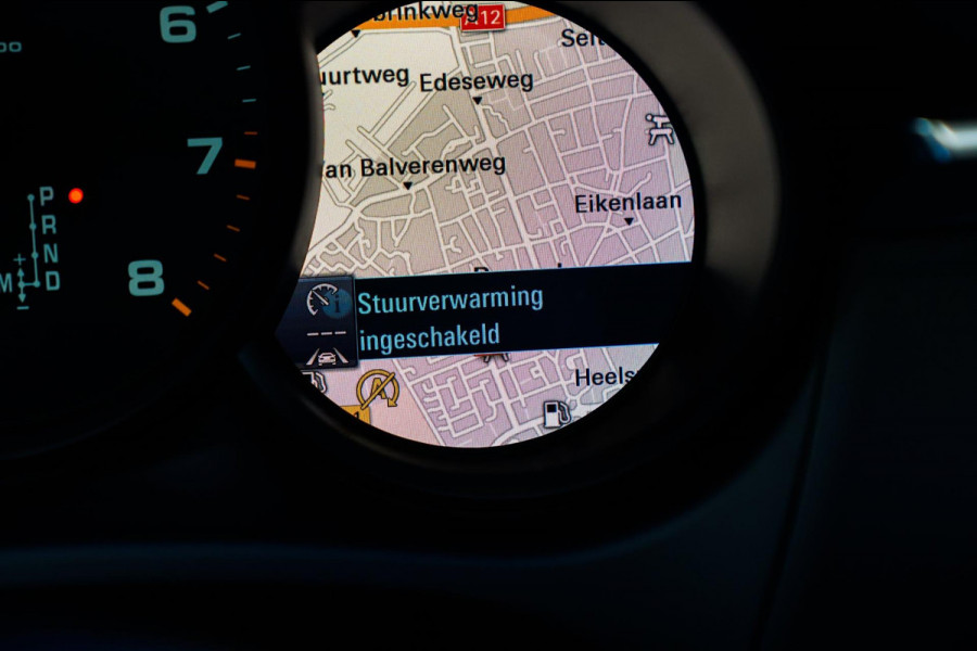 Porsche Macan 2.0 | Suede stuurwiel | Pano | Stuurwiel verwarming | Bose | Luchtvering | Dealer onderhouden |