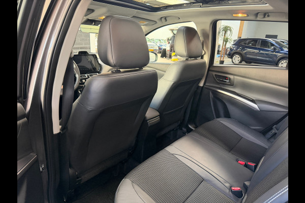 Suzuki S-Cross 1.4 Boosterjet Style Smart Hybrid | Pano | 360 Camera | 1/2 Leder | Stoelverwarming | NL Auto | NAP Suzuki S-Cross 1.4 Boosterjet Style Smart Hybrid | Pano | 360 Camera | 1/2 Leder | Stoelverwarming | NL Auto | NAP