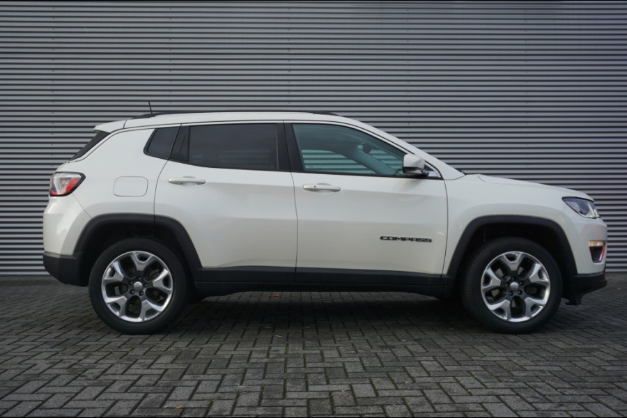 Jeep Compass 170PK 4x4 AUTOMAAT BEATS AUDIO | WINTERPACK | TREKHAAK | LUXE! Jeep Compass 170PK 4x4 AUTOMAAT BEATS AUDIO | WINTERPACK | TREKHAAK | LUXE!