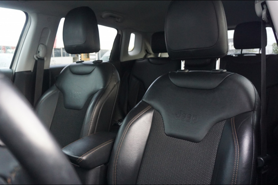 Jeep Compass 170PK 4x4 AUTOMAAT BEATS AUDIO | WINTERPACK | TREKHAAK | LUXE! Jeep Compass 170PK 4x4 AUTOMAAT BEATS AUDIO | WINTERPACK | TREKHAAK | LUXE!
