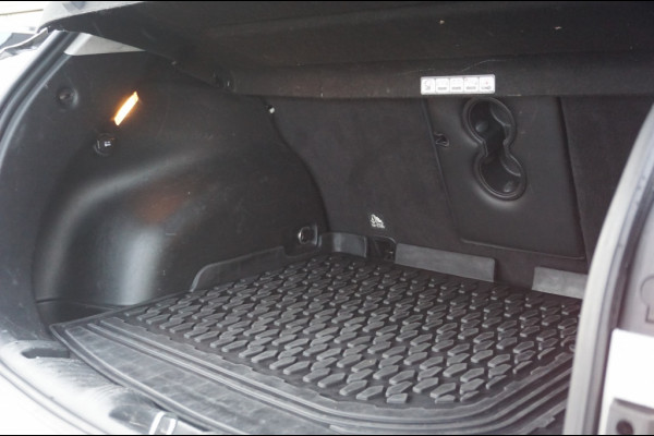 Jeep Compass 170PK 4x4 AUTOMAAT BEATS AUDIO | WINTERPACK | TREKHAAK | LUXE! Jeep Compass 170PK 4x4 AUTOMAAT BEATS AUDIO | WINTERPACK | TREKHAAK | LUXE!