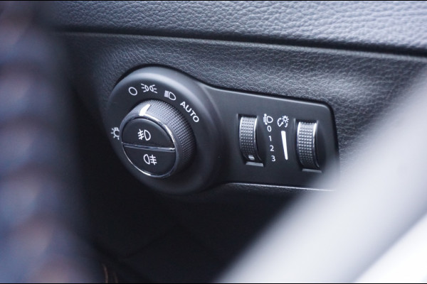 Jeep Compass 170PK 4x4 AUTOMAAT BEATS AUDIO | WINTERPACK | TREKHAAK | LUXE! Jeep Compass 170PK 4x4 AUTOMAAT BEATS AUDIO | WINTERPACK | TREKHAAK | LUXE!