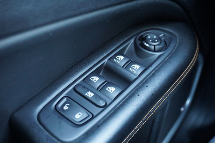 Jeep Compass 170PK 4x4 AUTOMAAT BEATS AUDIO | WINTERPACK | TREKHAAK | LUXE! Jeep Compass 170PK 4x4 AUTOMAAT BEATS AUDIO | WINTERPACK | TREKHAAK | LUXE!