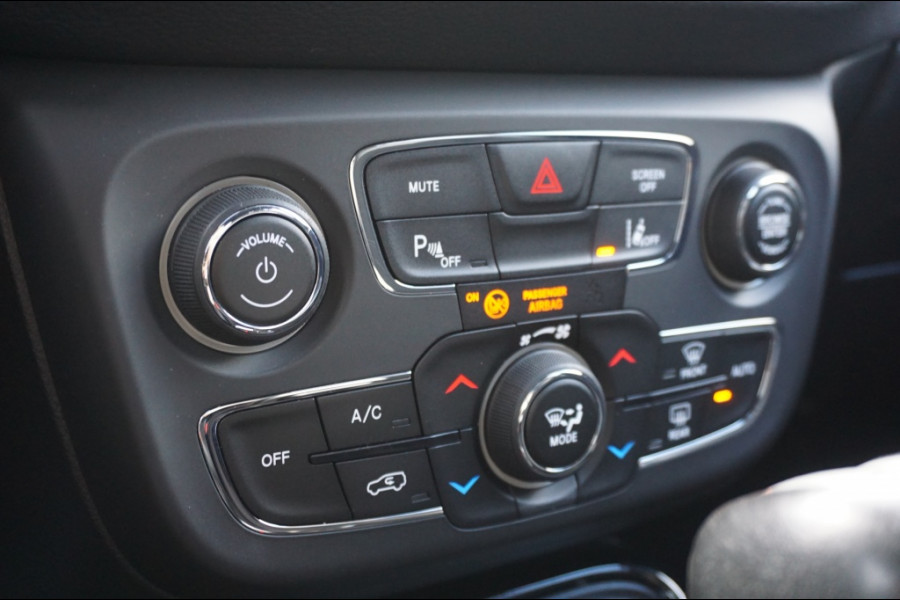 Jeep Compass 170PK 4x4 AUTOMAAT BEATS AUDIO | WINTERPACK | TREKHAAK | LUXE! Jeep Compass 170PK 4x4 AUTOMAAT BEATS AUDIO | WINTERPACK | TREKHAAK | LUXE!