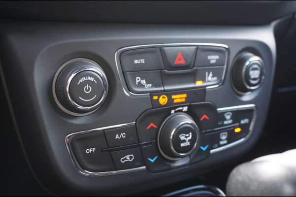 Jeep Compass 170PK 4x4 AUTOMAAT BEATS AUDIO | WINTERPACK | TREKHAAK | LUXE! Jeep Compass 170PK 4x4 AUTOMAAT BEATS AUDIO | WINTERPACK | TREKHAAK | LUXE!