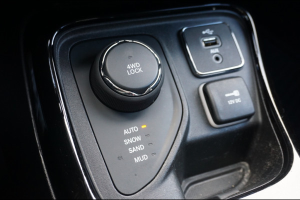Jeep Compass 170PK 4x4 AUTOMAAT BEATS AUDIO | WINTERPACK | TREKHAAK | LUXE! Jeep Compass 170PK 4x4 AUTOMAAT BEATS AUDIO | WINTERPACK | TREKHAAK | LUXE!