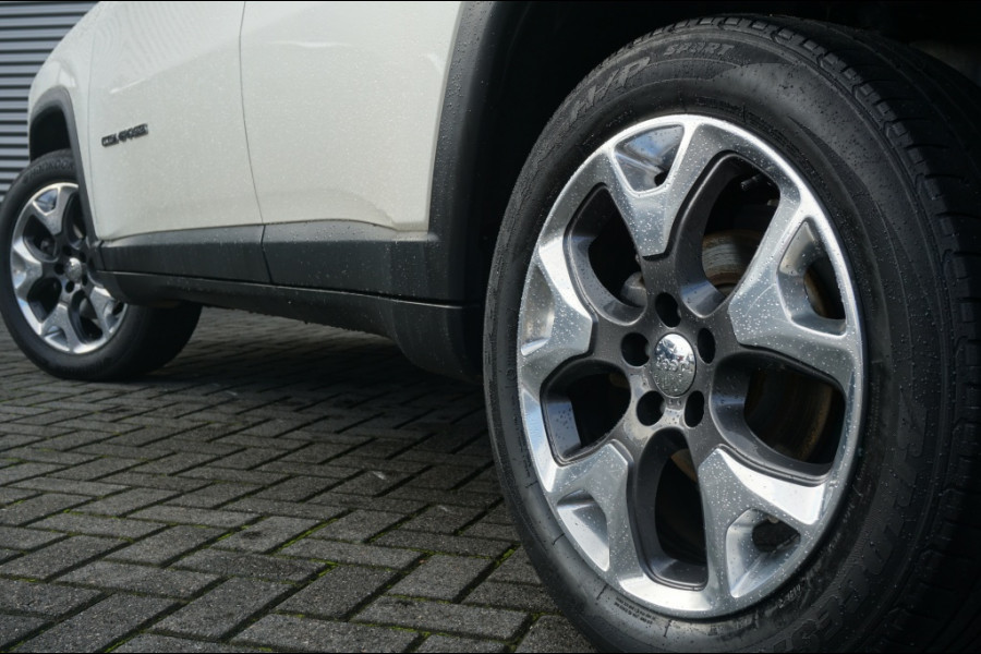 Jeep Compass 170PK 4x4 AUTOMAAT BEATS AUDIO | WINTERPACK | TREKHAAK | LUXE! Jeep Compass 170PK 4x4 AUTOMAAT BEATS AUDIO | WINTERPACK | TREKHAAK | LUXE!