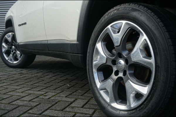 Jeep Compass 170PK 4x4 AUTOMAAT BEATS AUDIO | WINTERPACK | TREKHAAK | LUXE! Jeep Compass 170PK 4x4 AUTOMAAT BEATS AUDIO | WINTERPACK | TREKHAAK | LUXE!